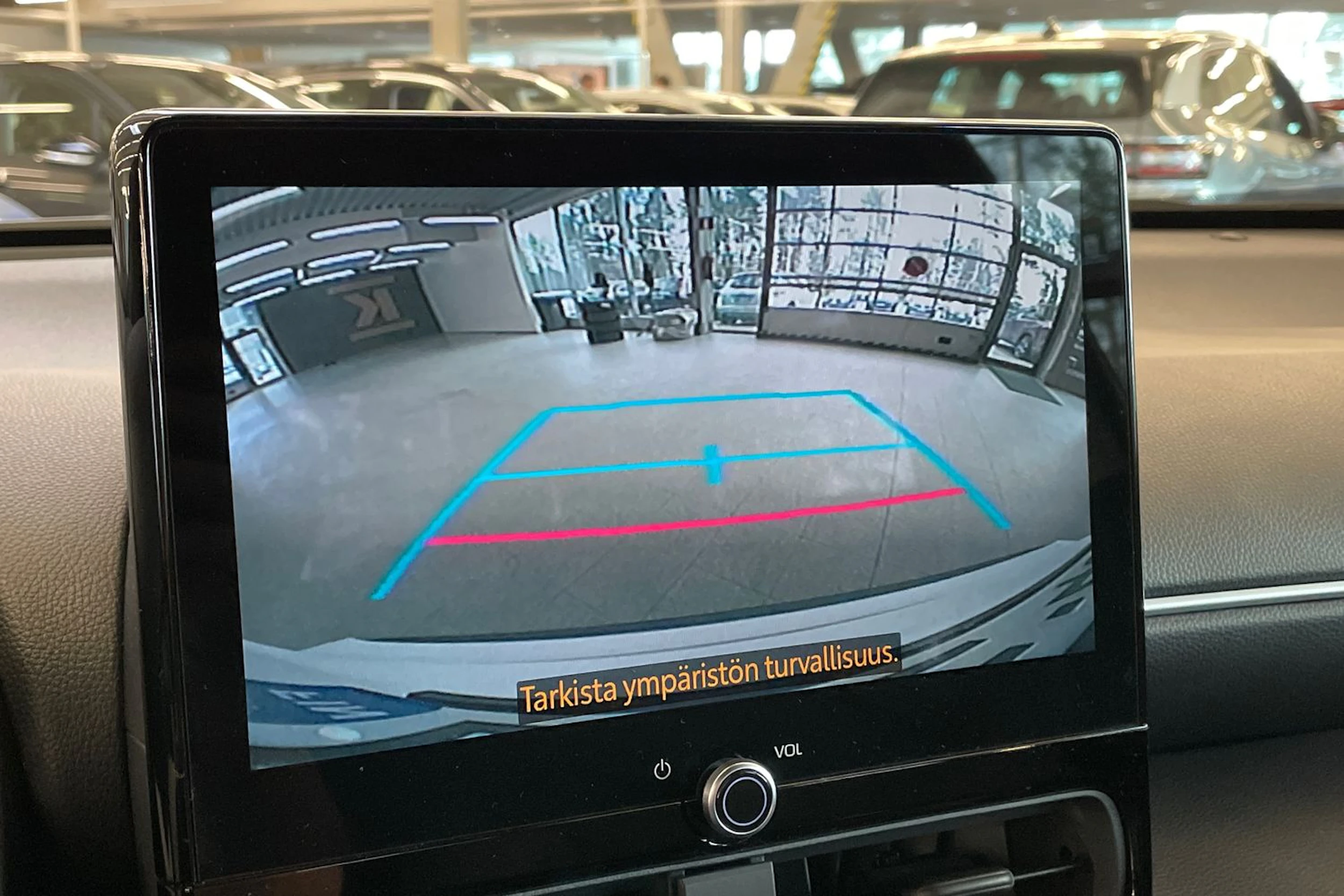 Valkoinen Toyota Yaris Cross 2025 kuva 7.