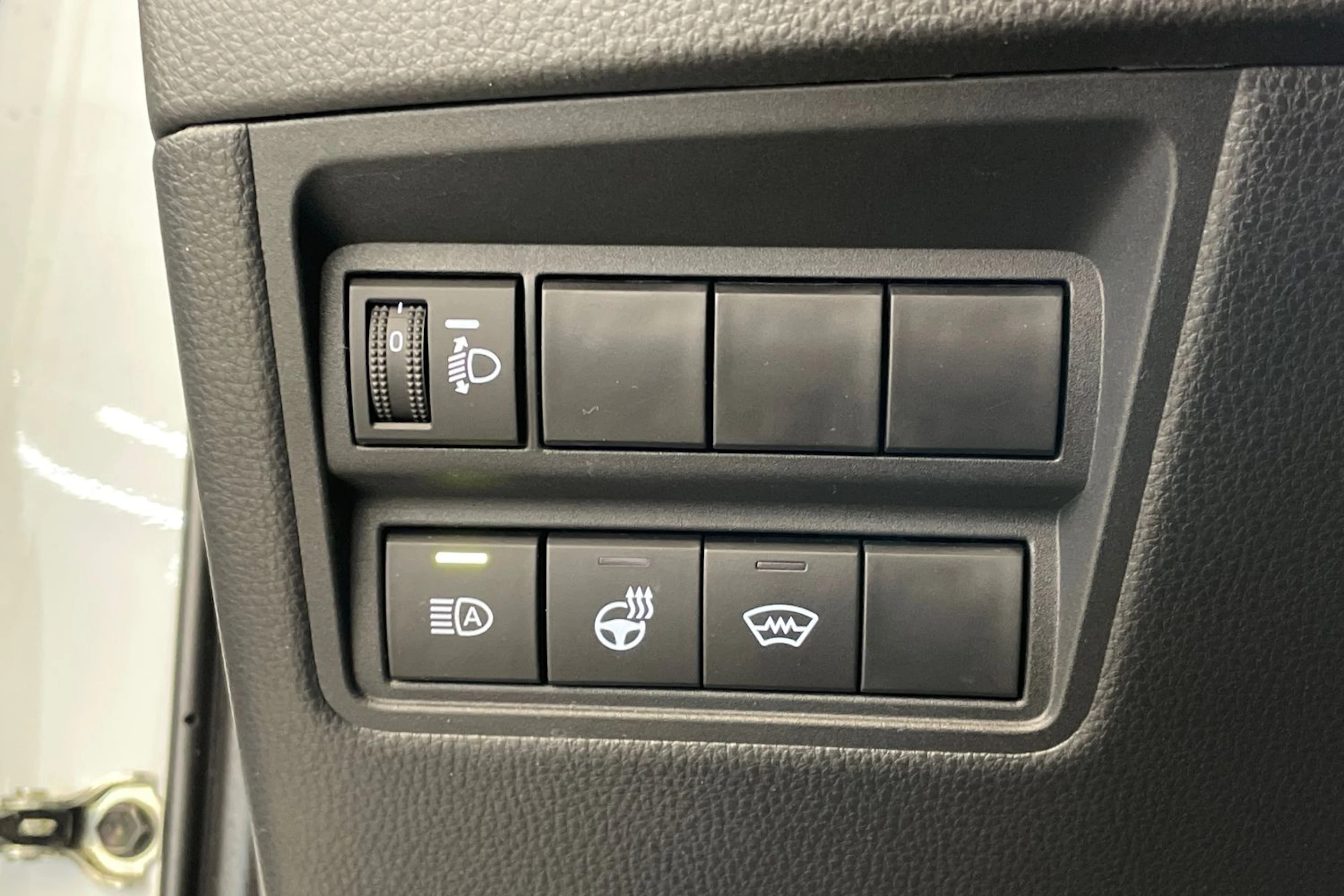 Valkoinen Toyota Yaris Cross 2025 kuva 10.