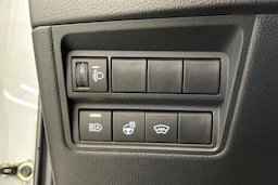 Valkoinen Toyota Yaris Cross 2025 kuva 10.