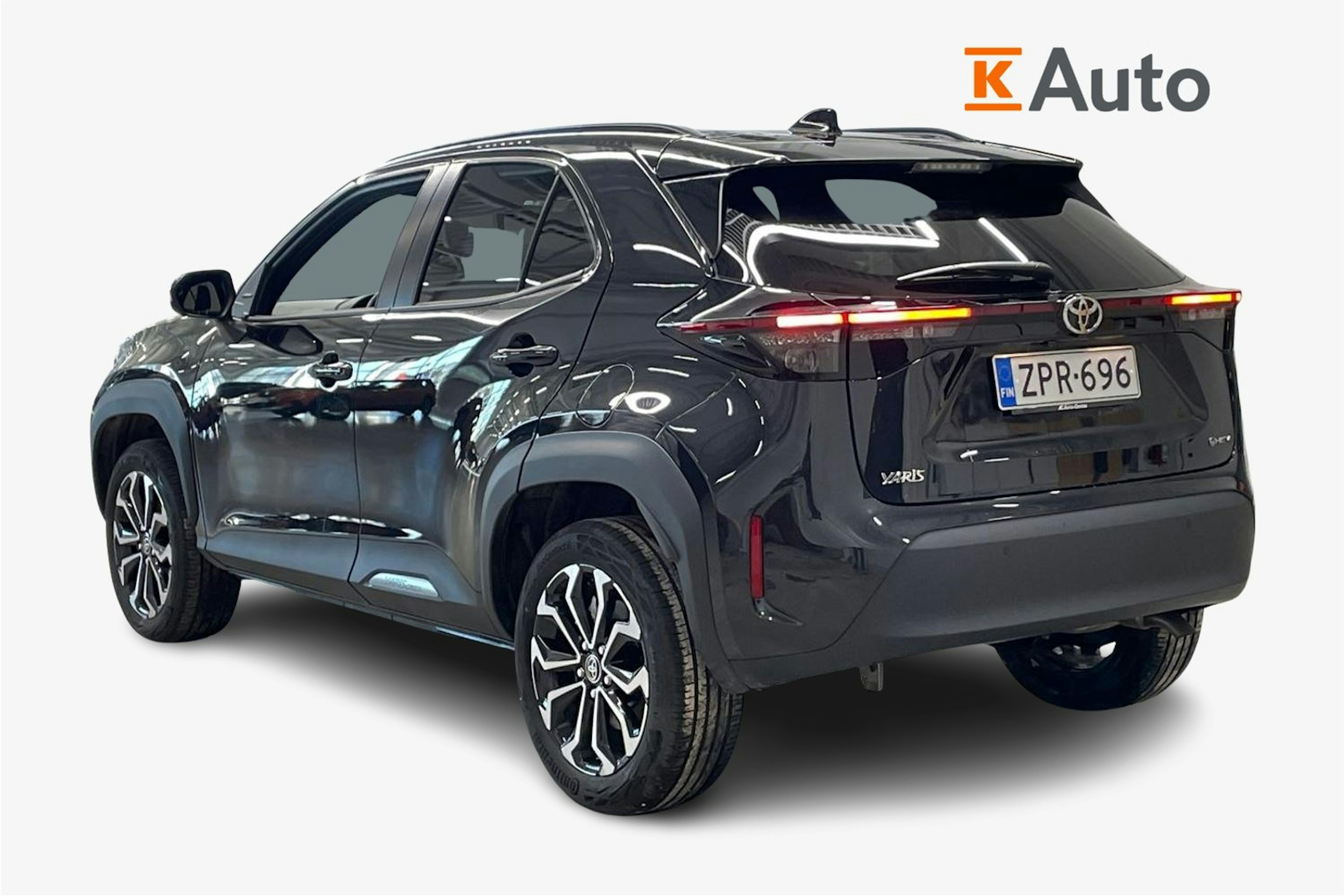 musta Toyota Yaris Cross 2025 kuva 2.