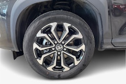 musta Toyota Yaris Cross 2025 kuva 9.