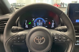 musta Toyota Yaris Cross 2025 kuva 11.