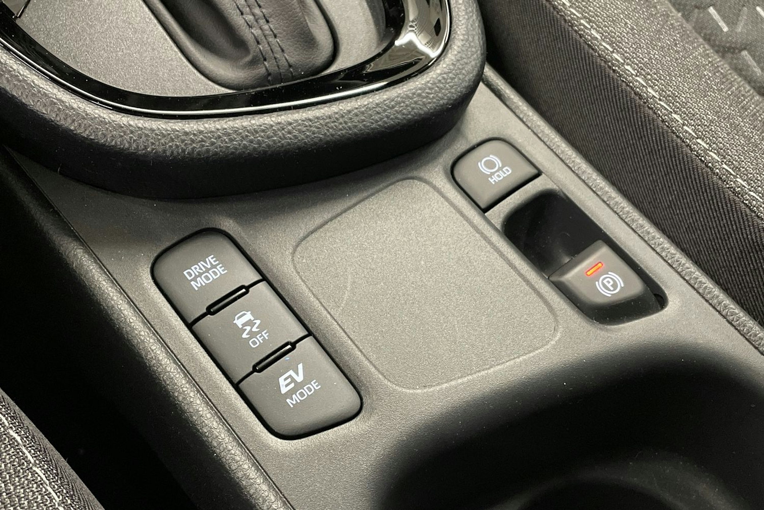 musta Toyota Yaris Cross 2025 kuva 16.