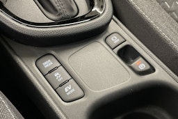 musta Toyota Yaris Cross 2025 kuva 16.