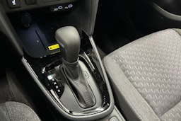 musta Toyota Yaris Cross 2025 kuva 25.