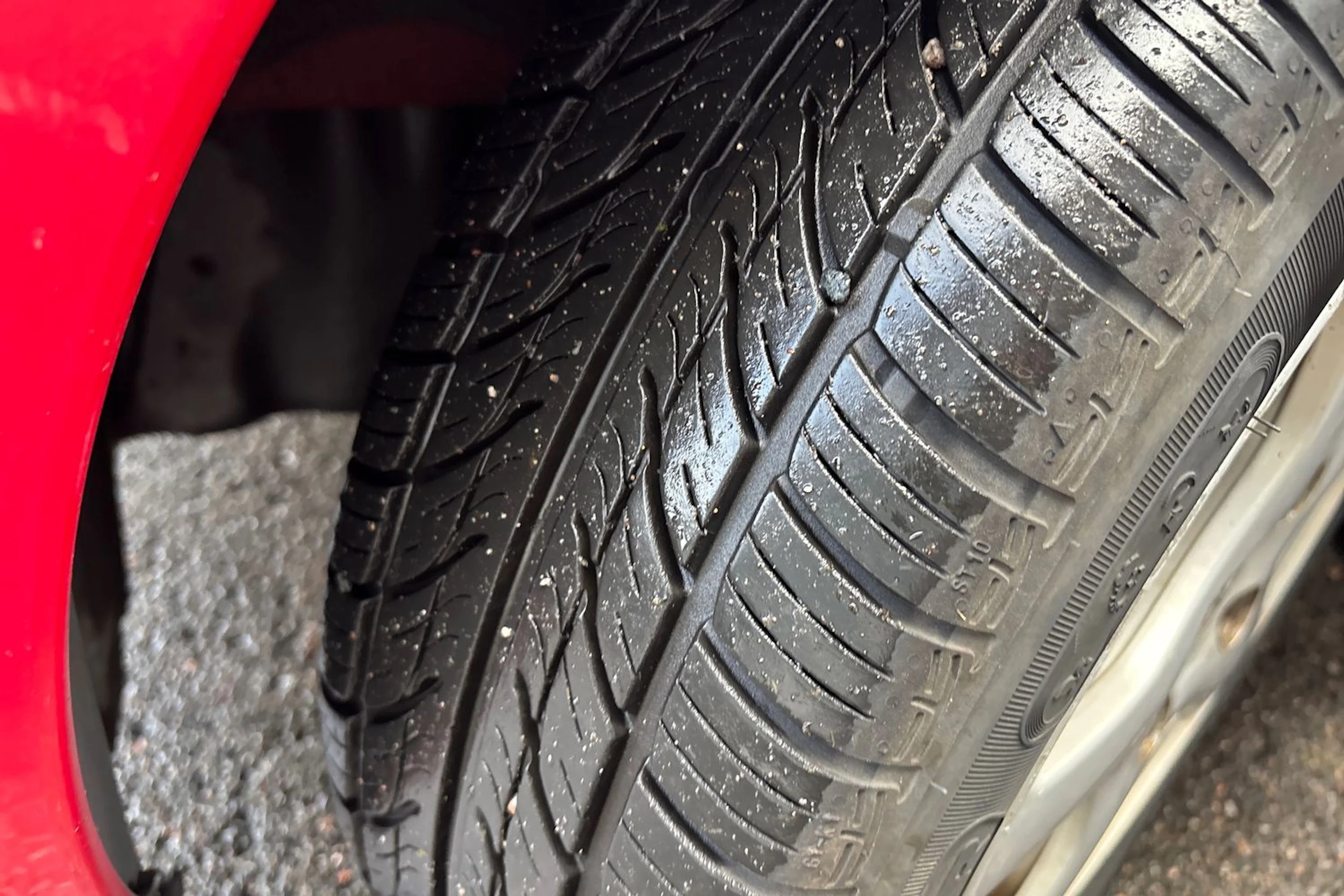 punainen Toyota Yaris Verso 2000 kuva 13.