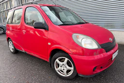 punainen Toyota Yaris Verso 2000 kuva 26.
