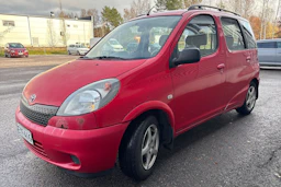 punainen Toyota Yaris Verso 2000 kuva 27.