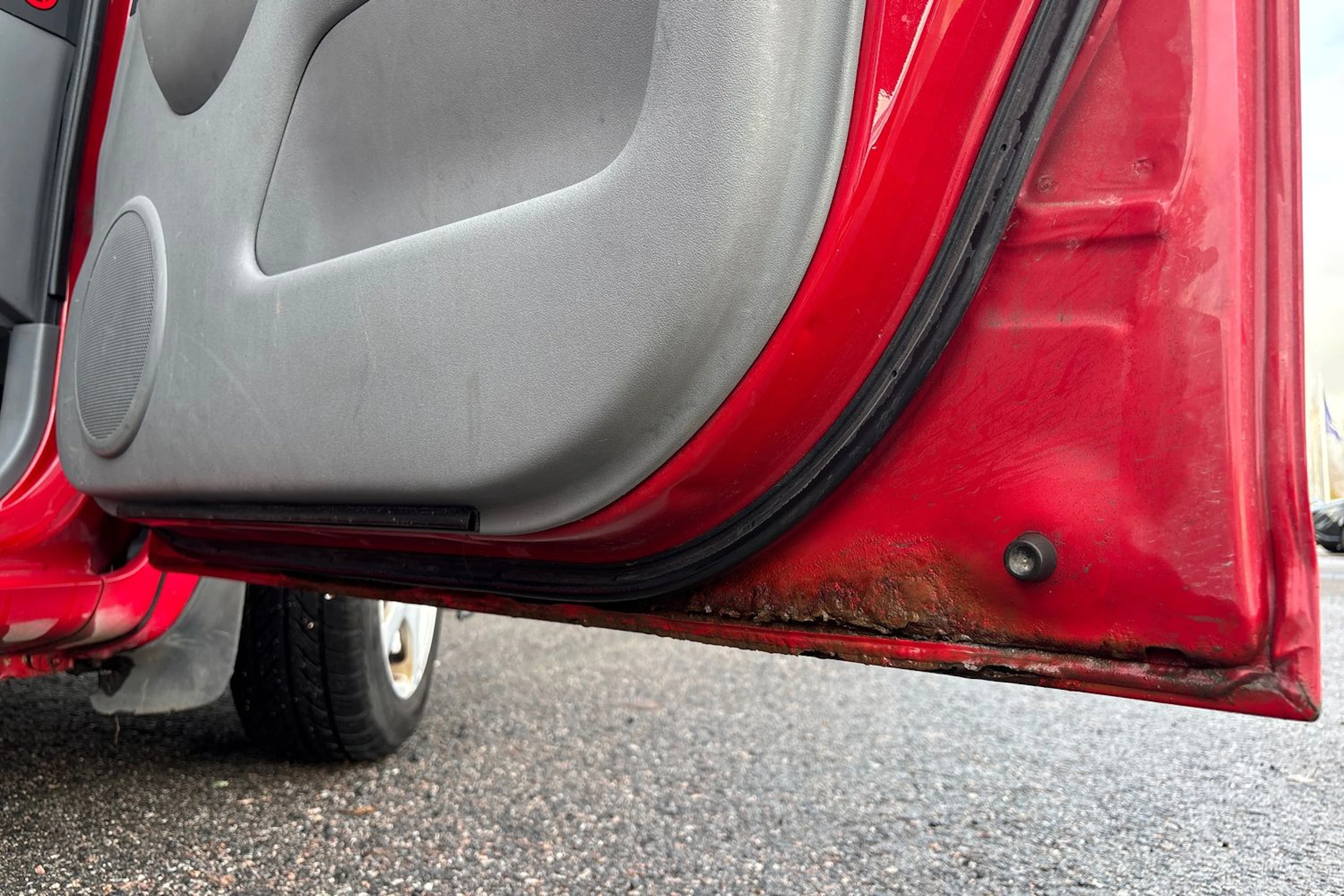 punainen Toyota Yaris Verso 2000 kuva 32.