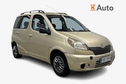 keltainen Toyota Yaris Verso 2002 kuva 1.