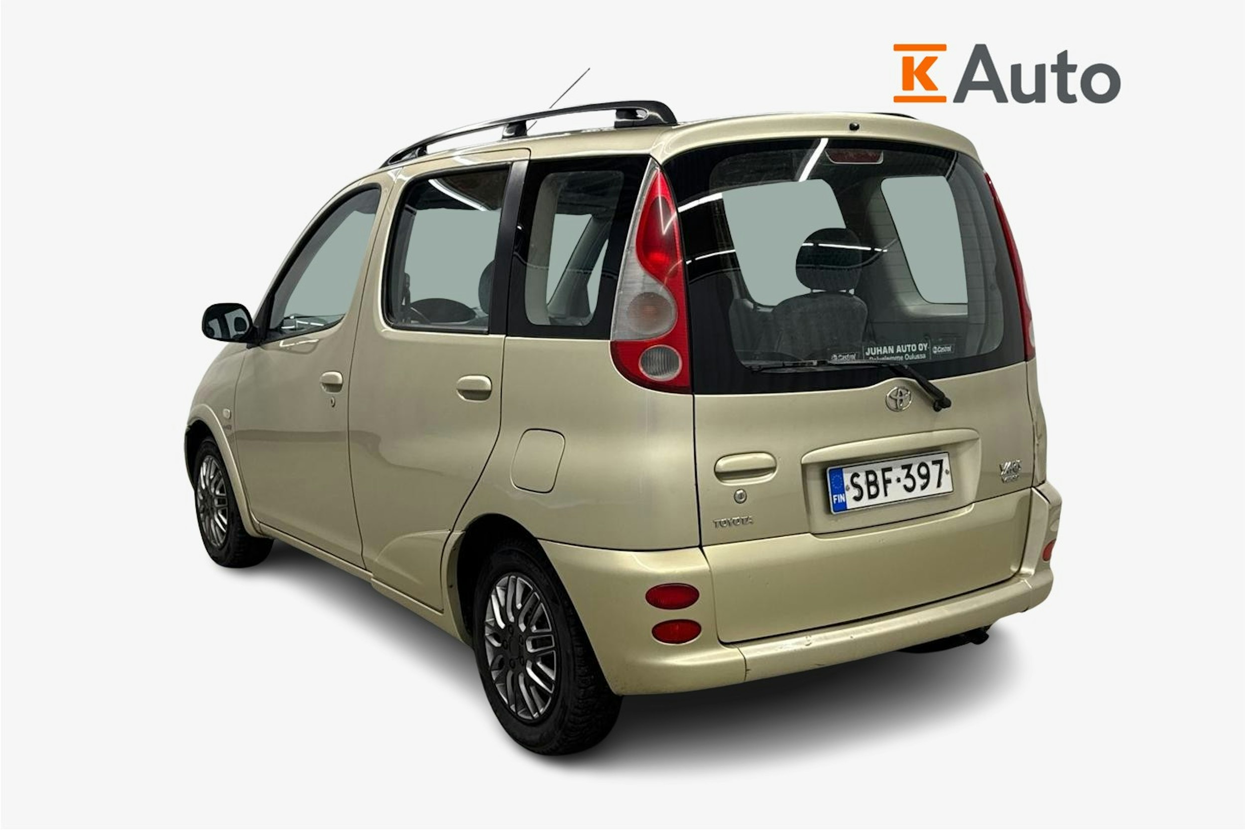 keltainen Toyota Yaris Verso 2002 kuva 2.