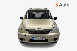 keltainen Toyota Yaris Verso 2002 kuva 4.