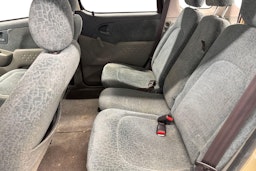 keltainen Toyota Yaris Verso 2002 kuva 8.