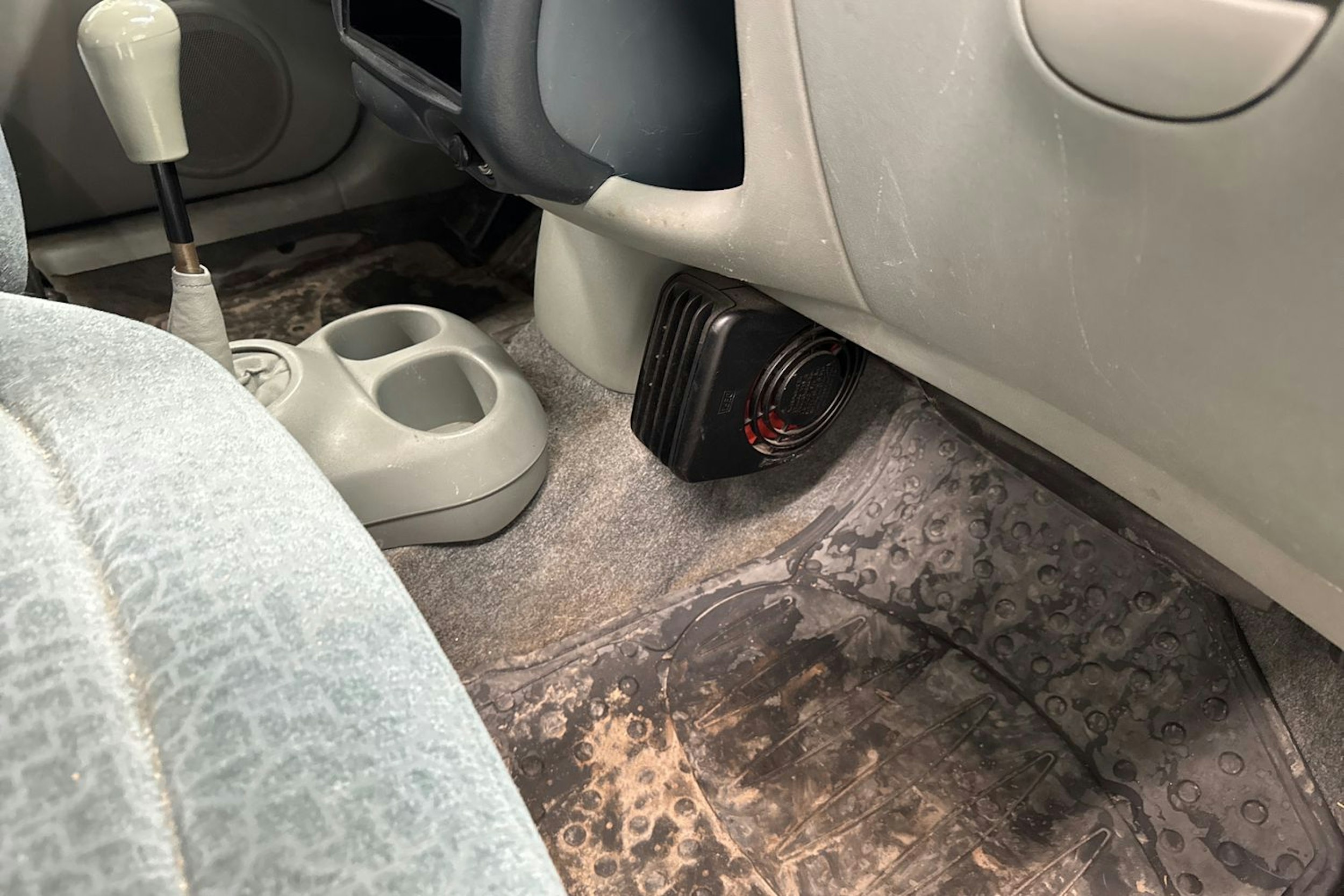 keltainen Toyota Yaris Verso 2002 kuva 10.