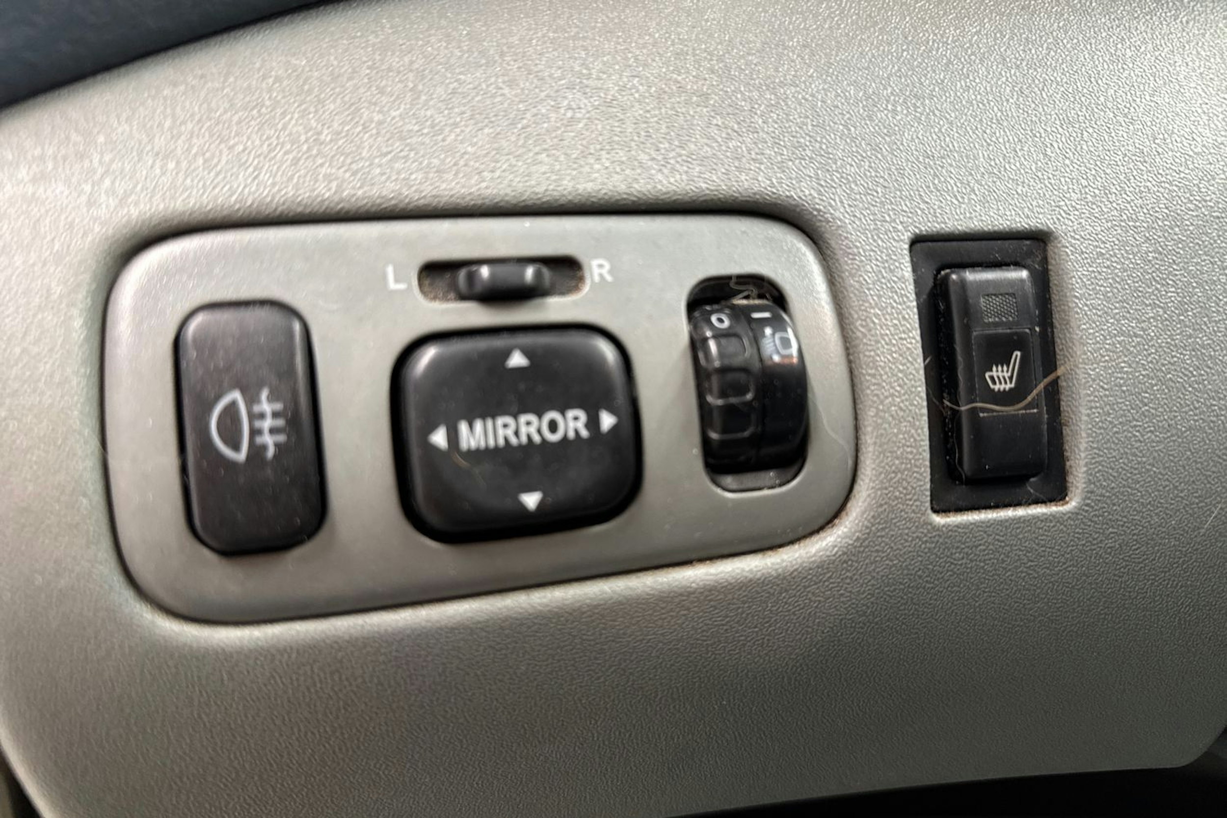 keltainen Toyota Yaris Verso 2002 kuva 21.