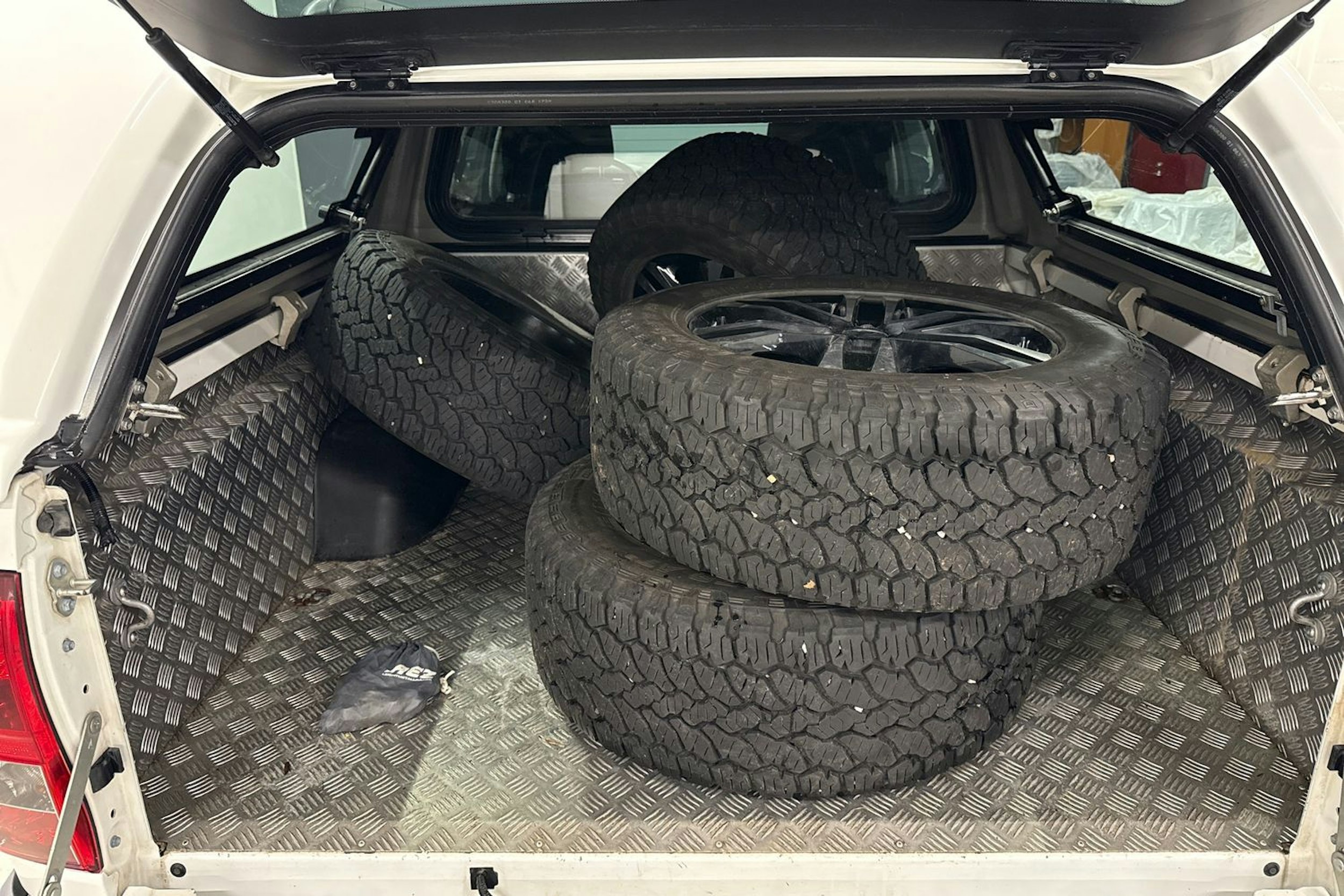 valkoinen Truckmasters OX 4X4 2018 kuva 15.