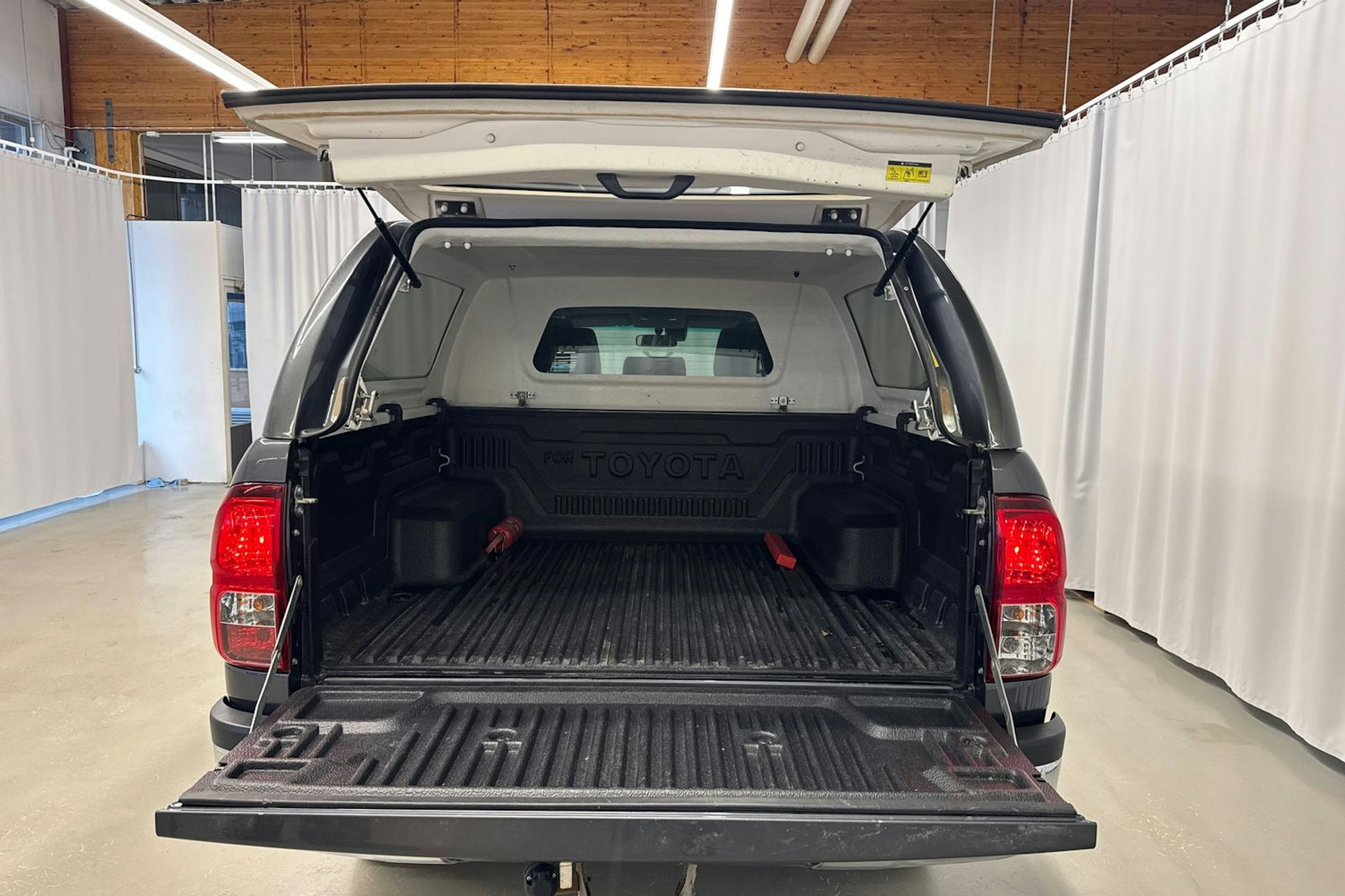 harmaa Truckmasters OX 4X4 2018 kuva 25.