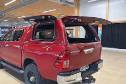 punainen Truckmasters OX 4X4 2021 kuva 28.