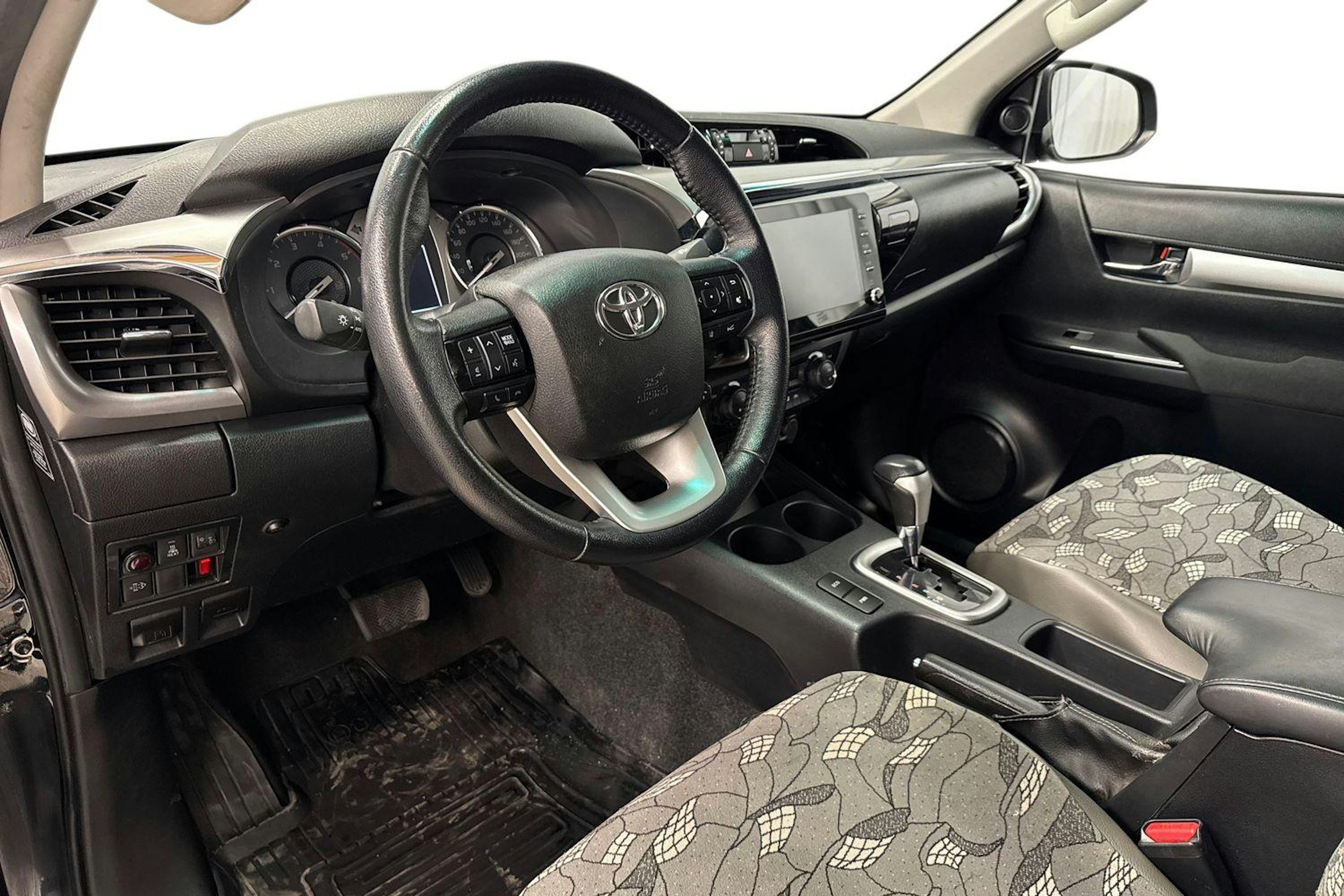 musta Truckmasters OX 4x4 2022 kuva 8.