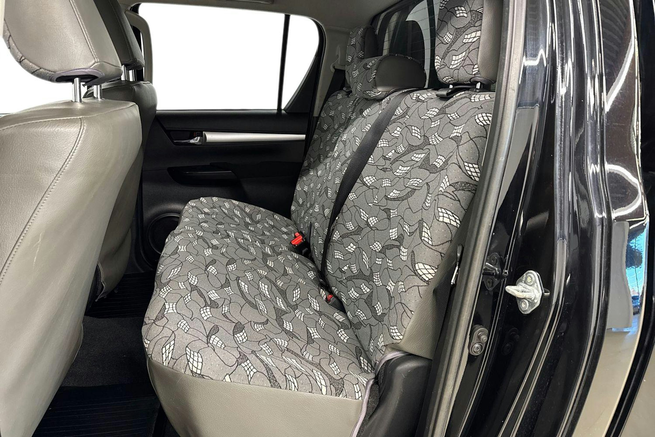 musta Truckmasters OX 4x4 2022 kuva 11.