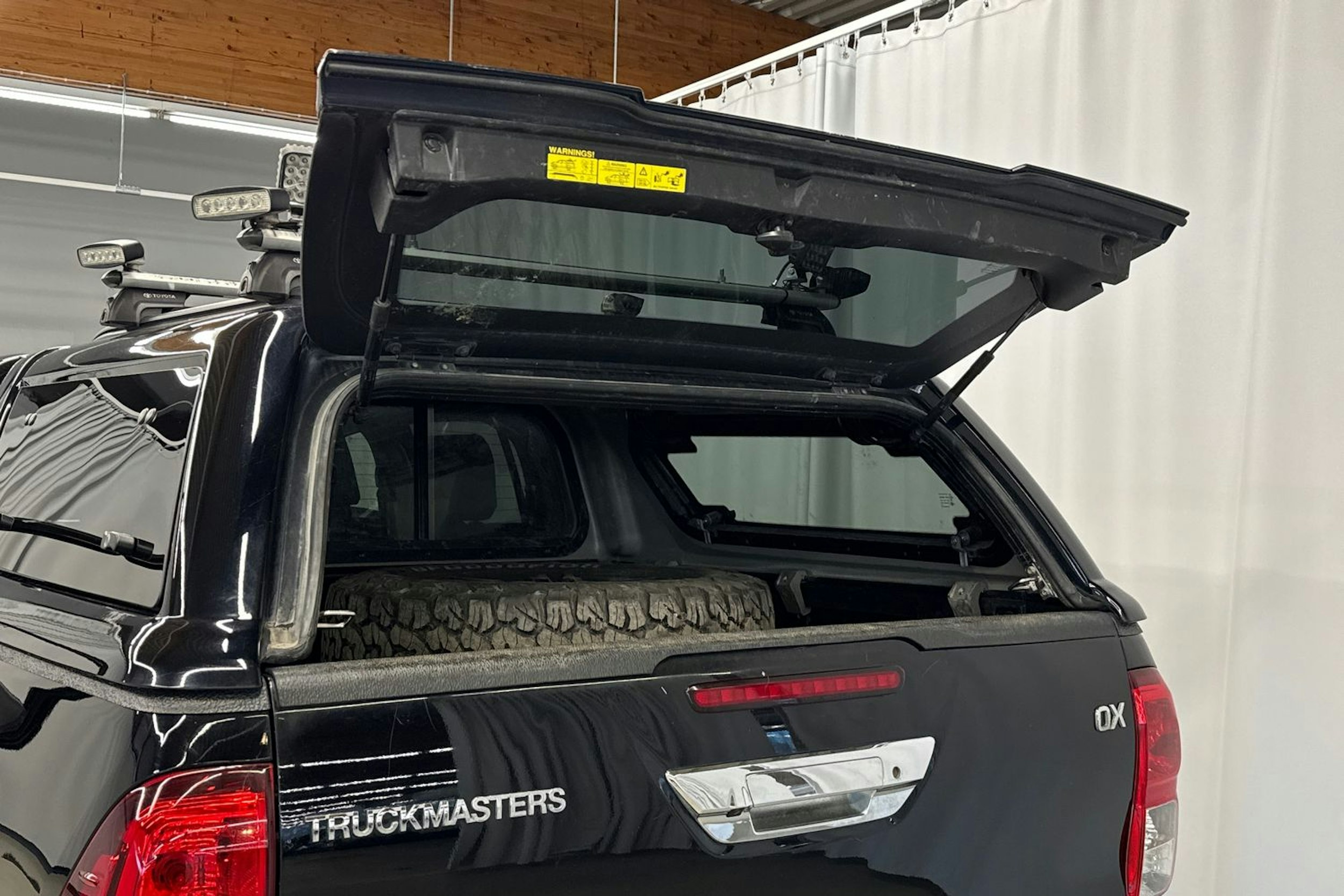 musta Truckmasters OX 4x4 2022 kuva 24.