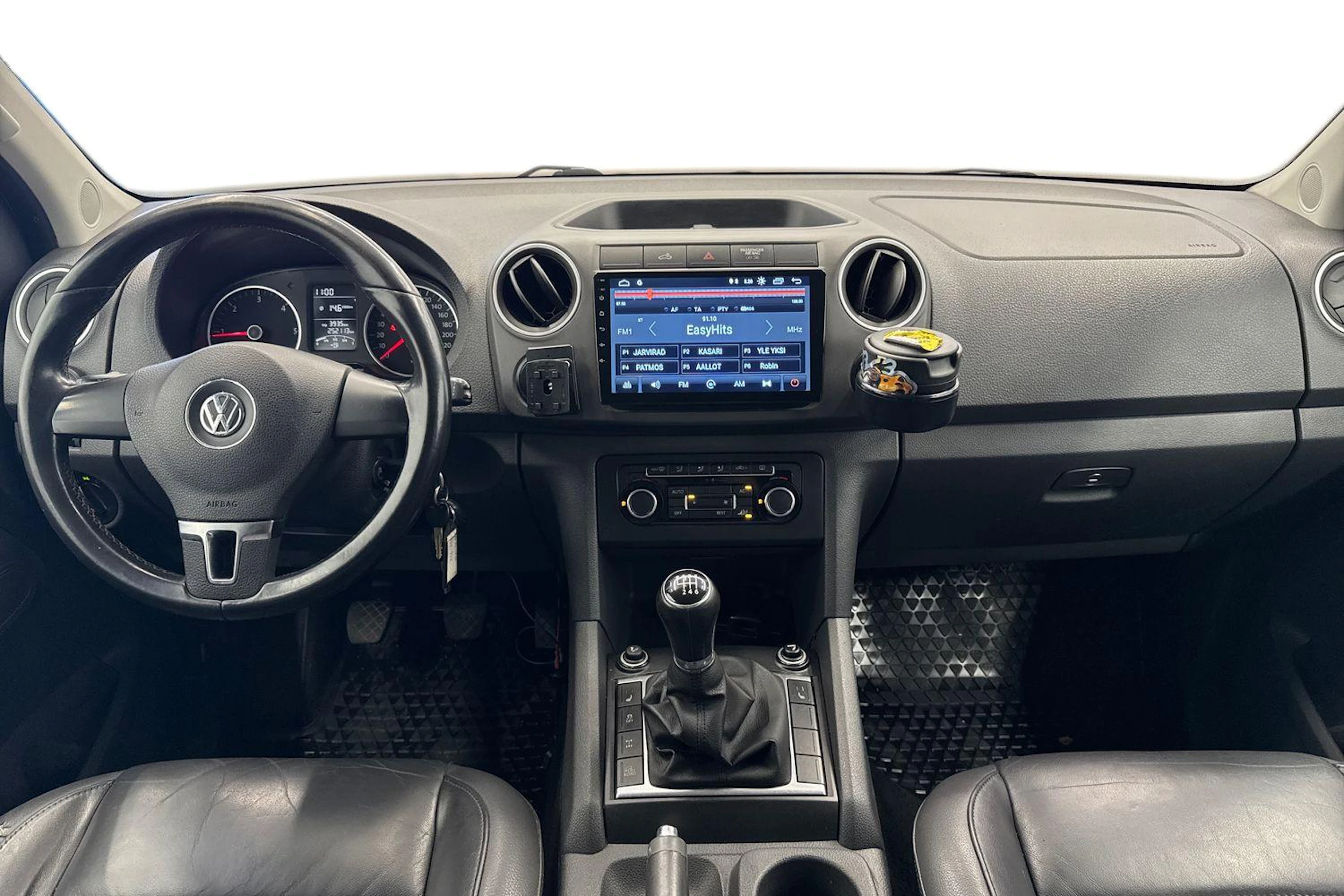 harmaa Volkswagen Amarok 2011 kuva 7.