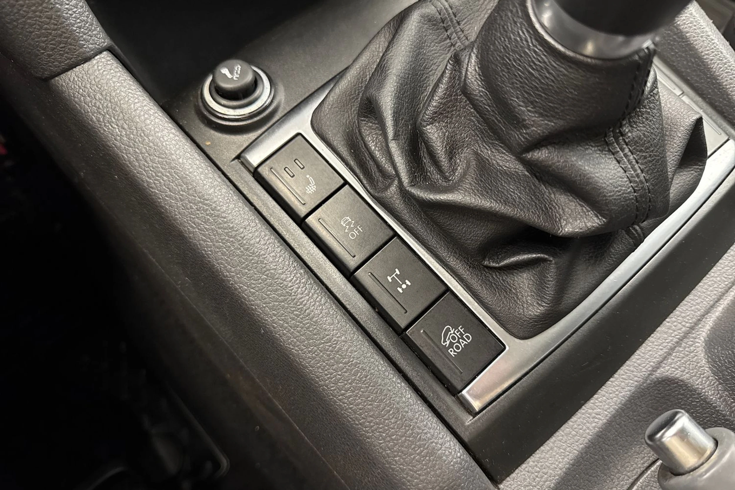 harmaa Volkswagen Amarok 2011 kuva 15.