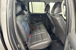 harmaa Volkswagen Amarok 2011 kuva 19.