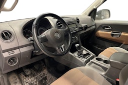 Harmaa Volkswagen Amarok 2011 kuva 3.