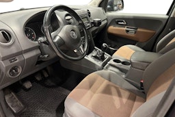 Harmaa Volkswagen Amarok 2011 kuva 8.