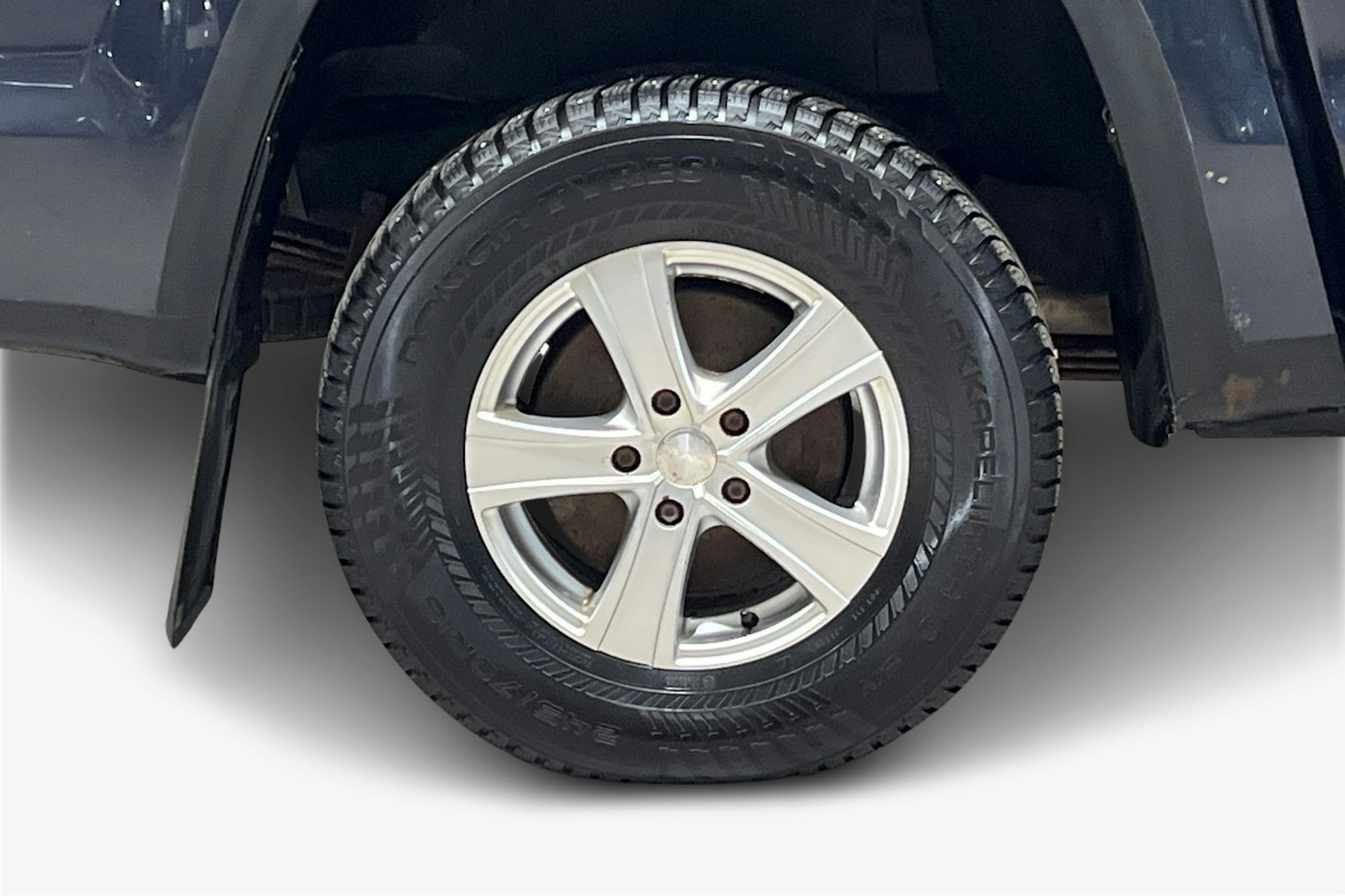 Harmaa Volkswagen Amarok 2011 kuva 12.