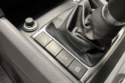 Harmaa Volkswagen Amarok 2011 kuva 15.