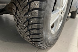 Harmaa Volkswagen Amarok 2011 kuva 22.