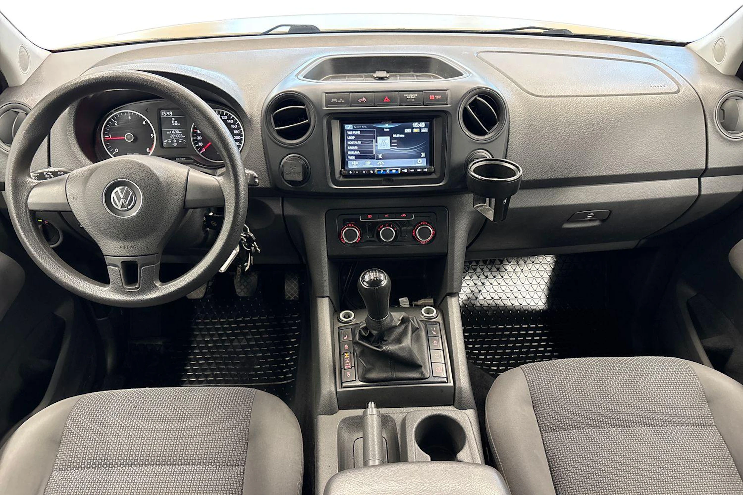 valkoinen Volkswagen Amarok 2011 kuva 7.