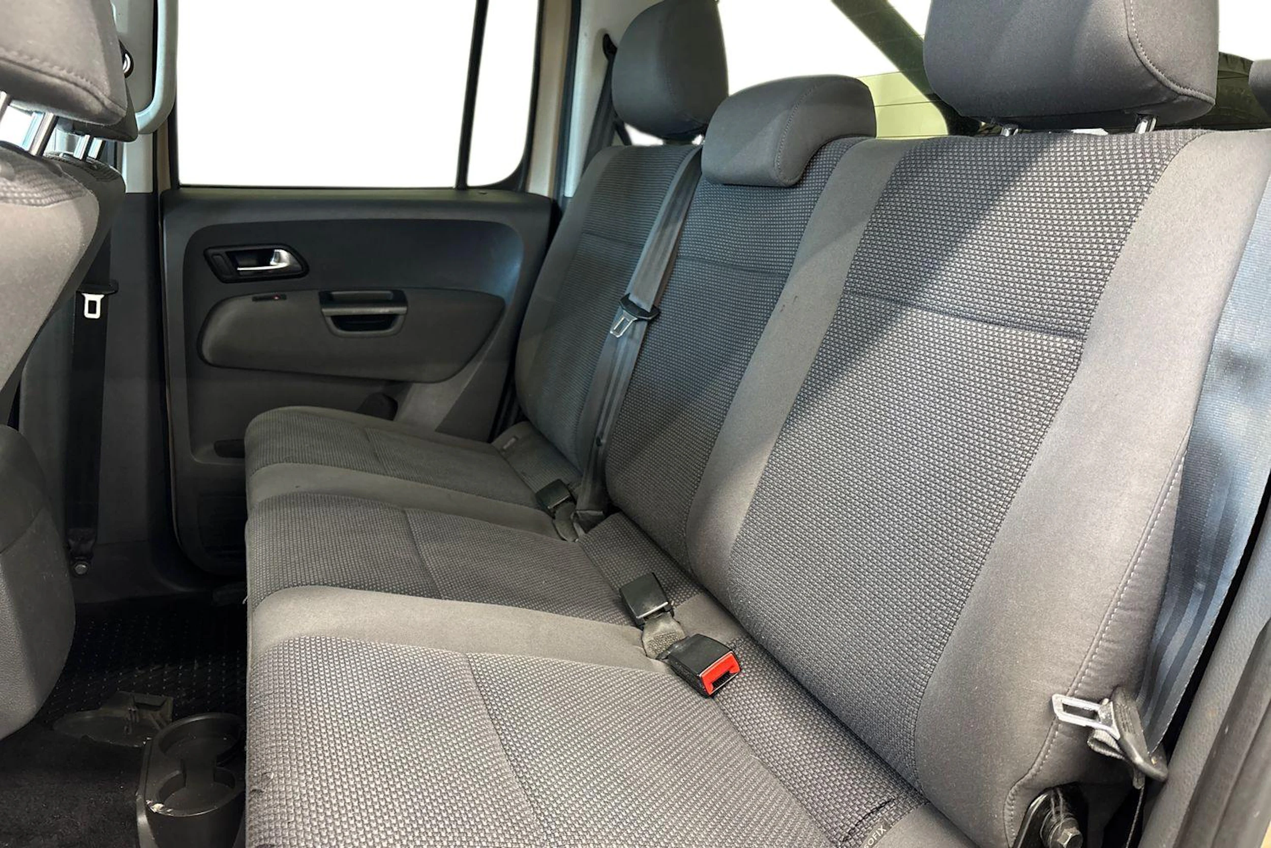 valkoinen Volkswagen Amarok 2011 kuva 8.