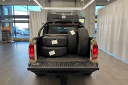 valkoinen Volkswagen Amarok 2011 kuva 14.