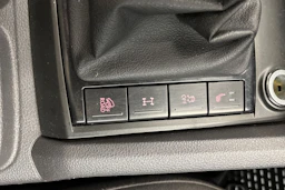 valkoinen Volkswagen Amarok 2011 kuva 19.
