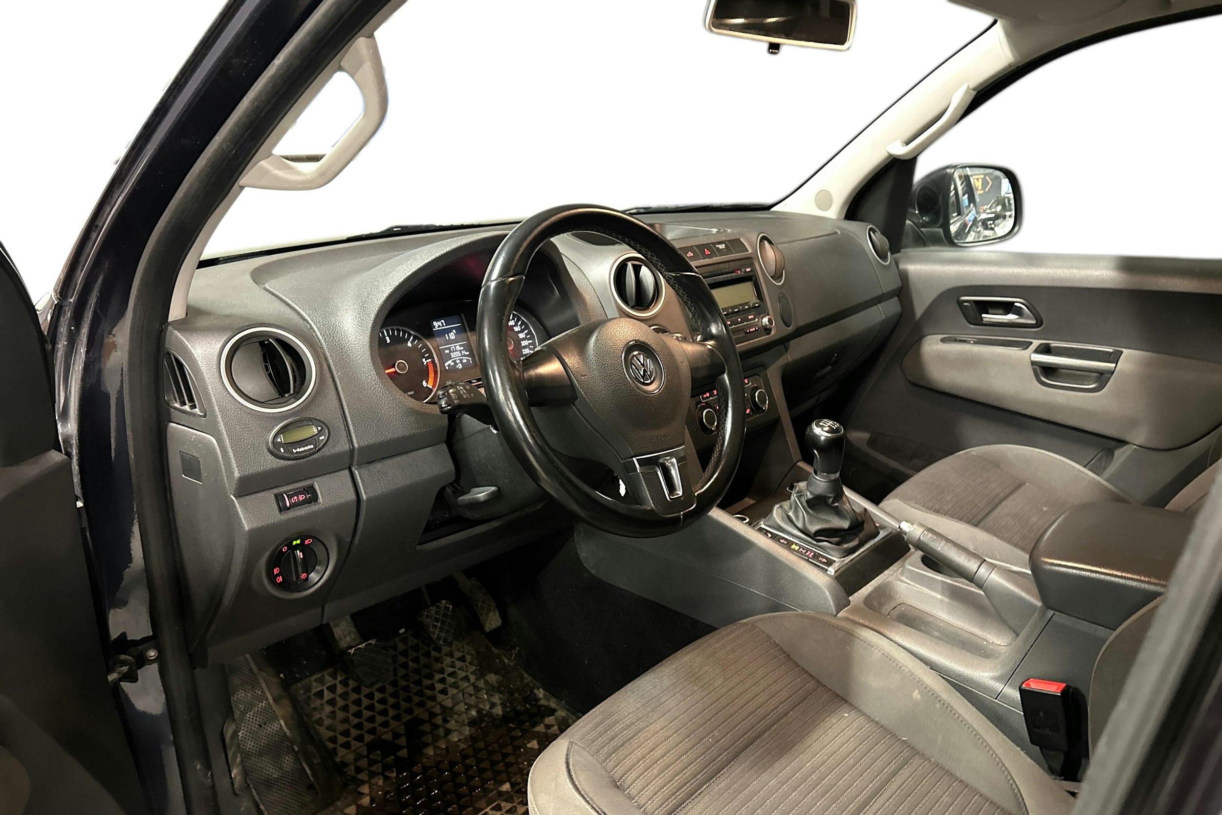 sininen Volkswagen Amarok 2011 kuva 3.