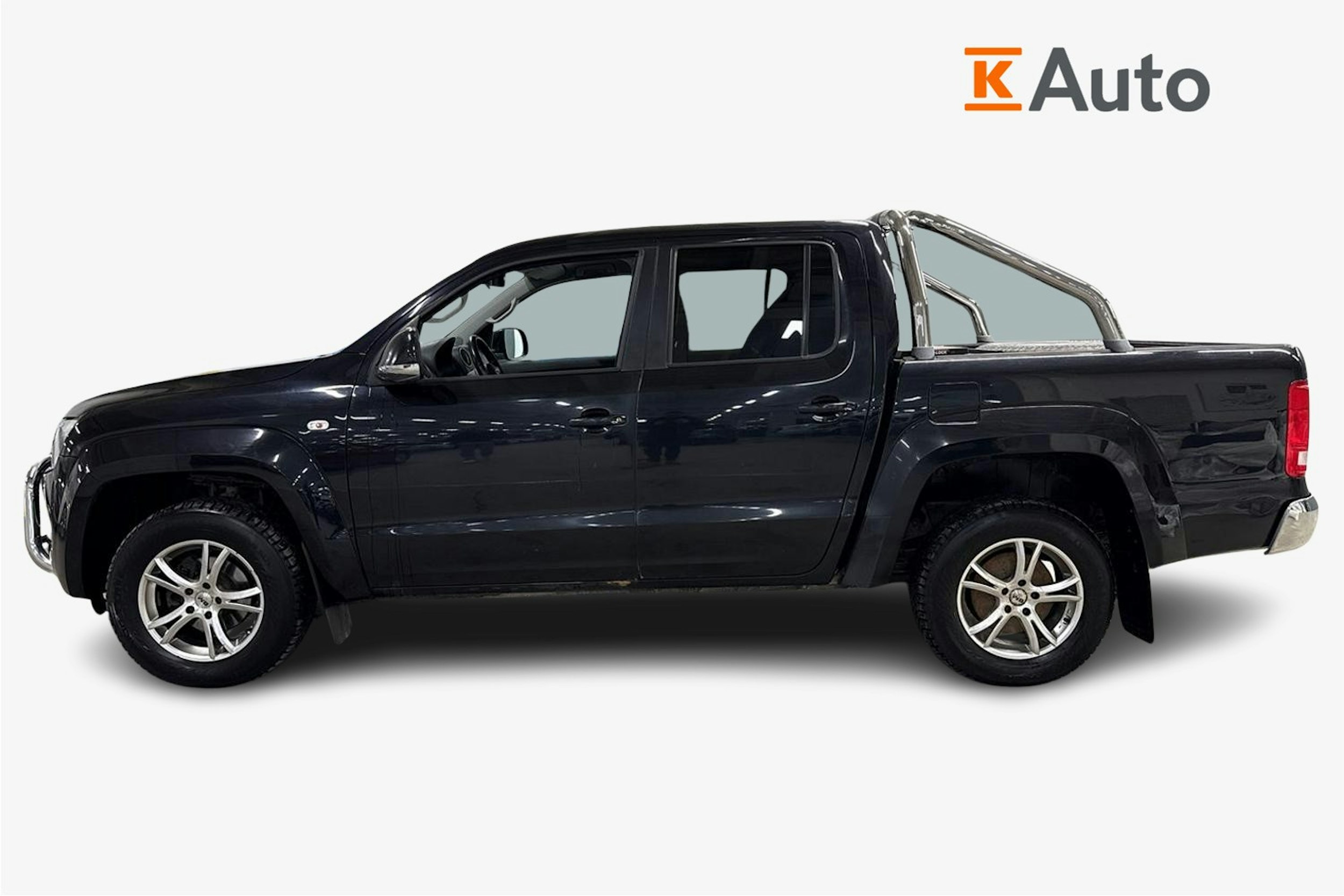 musta Volkswagen Amarok 2011 kuva 7.