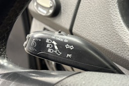 musta Volkswagen Amarok 2011 kuva 17.