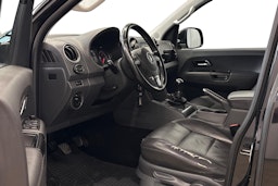 musta Volkswagen Amarok 2011 kuva 6.