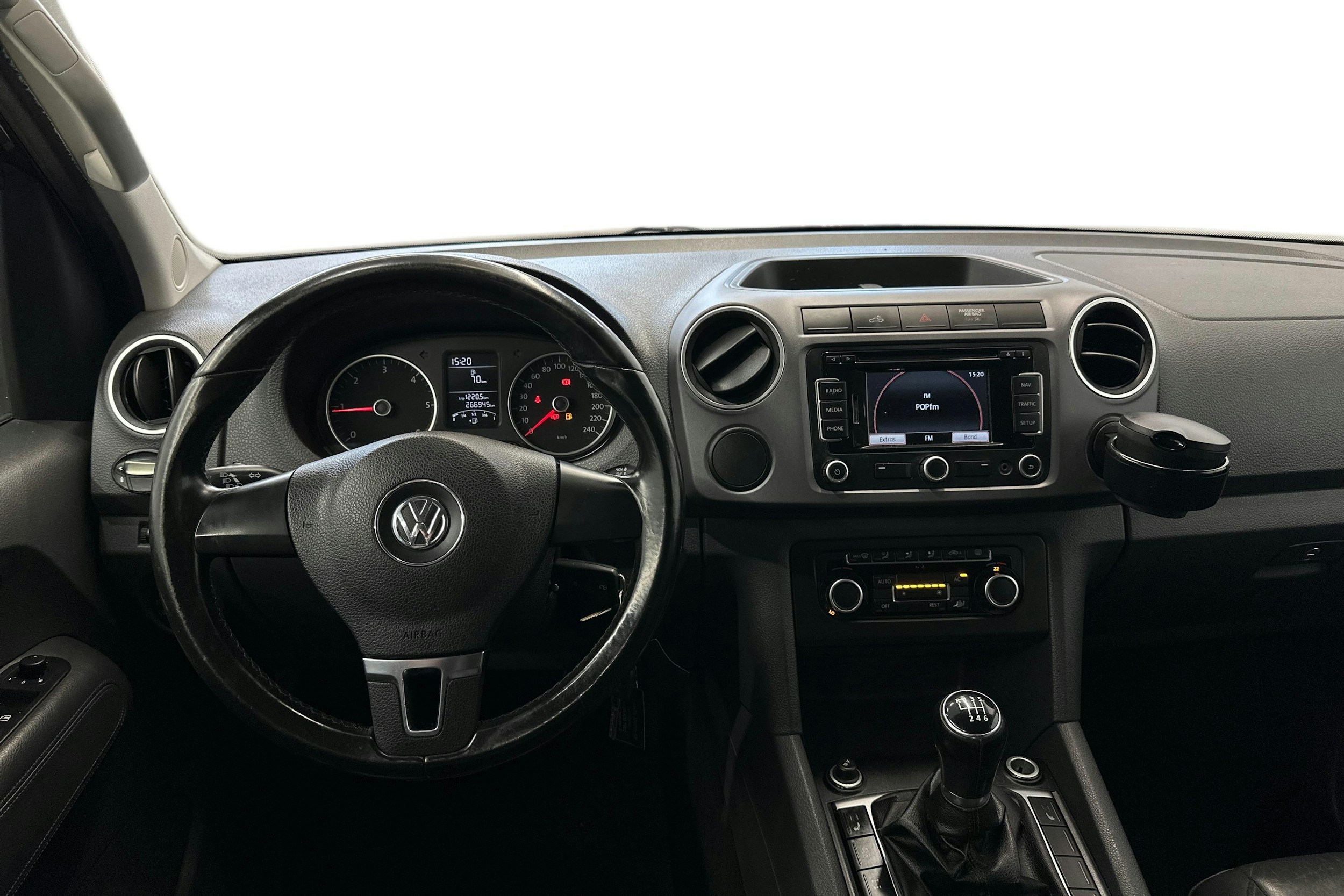 musta Volkswagen Amarok 2011 kuva 7.