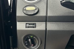 musta Volkswagen Amarok 2011 kuva 12.