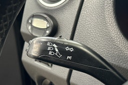 musta Volkswagen Amarok 2011 kuva 13.