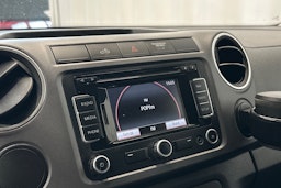 musta Volkswagen Amarok 2011 kuva 16.