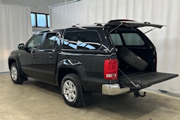 musta Volkswagen Amarok 2011 kuva 22.