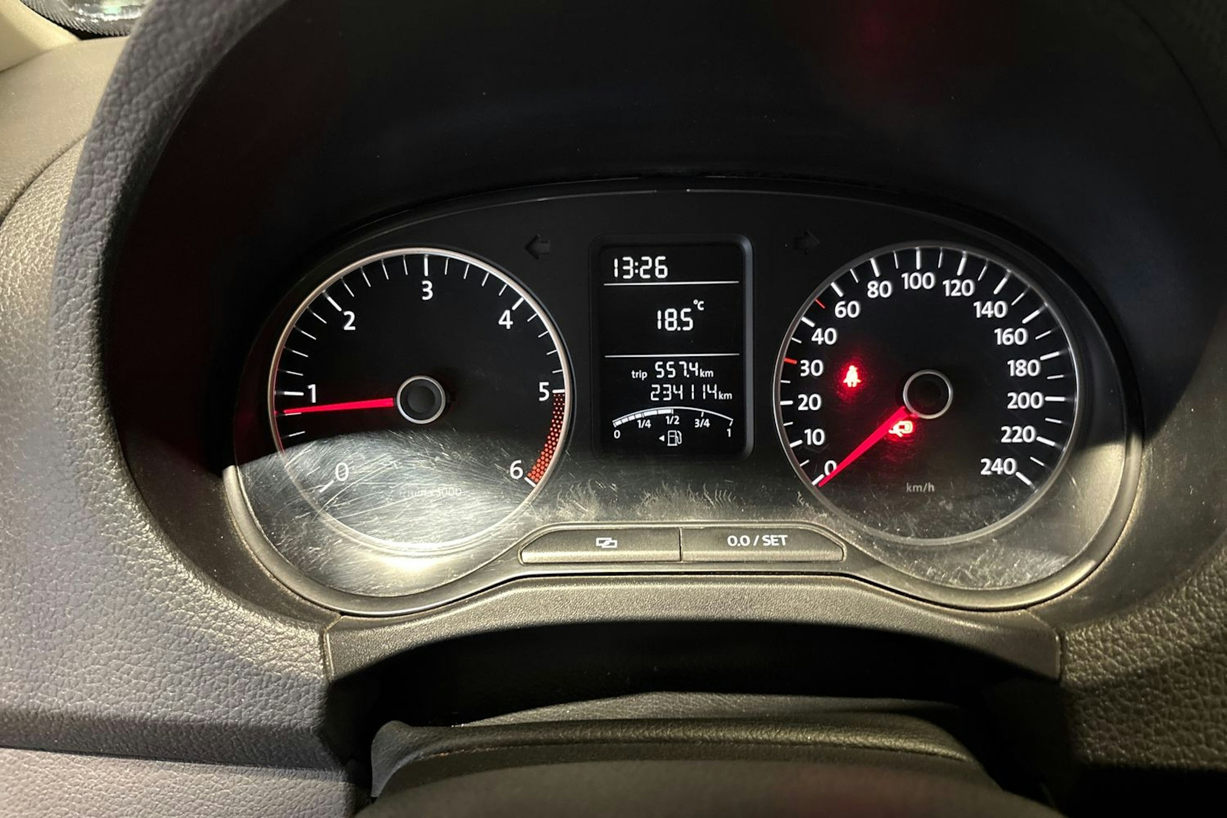 Musta Volkswagen Amarok 2012 kuva 17.