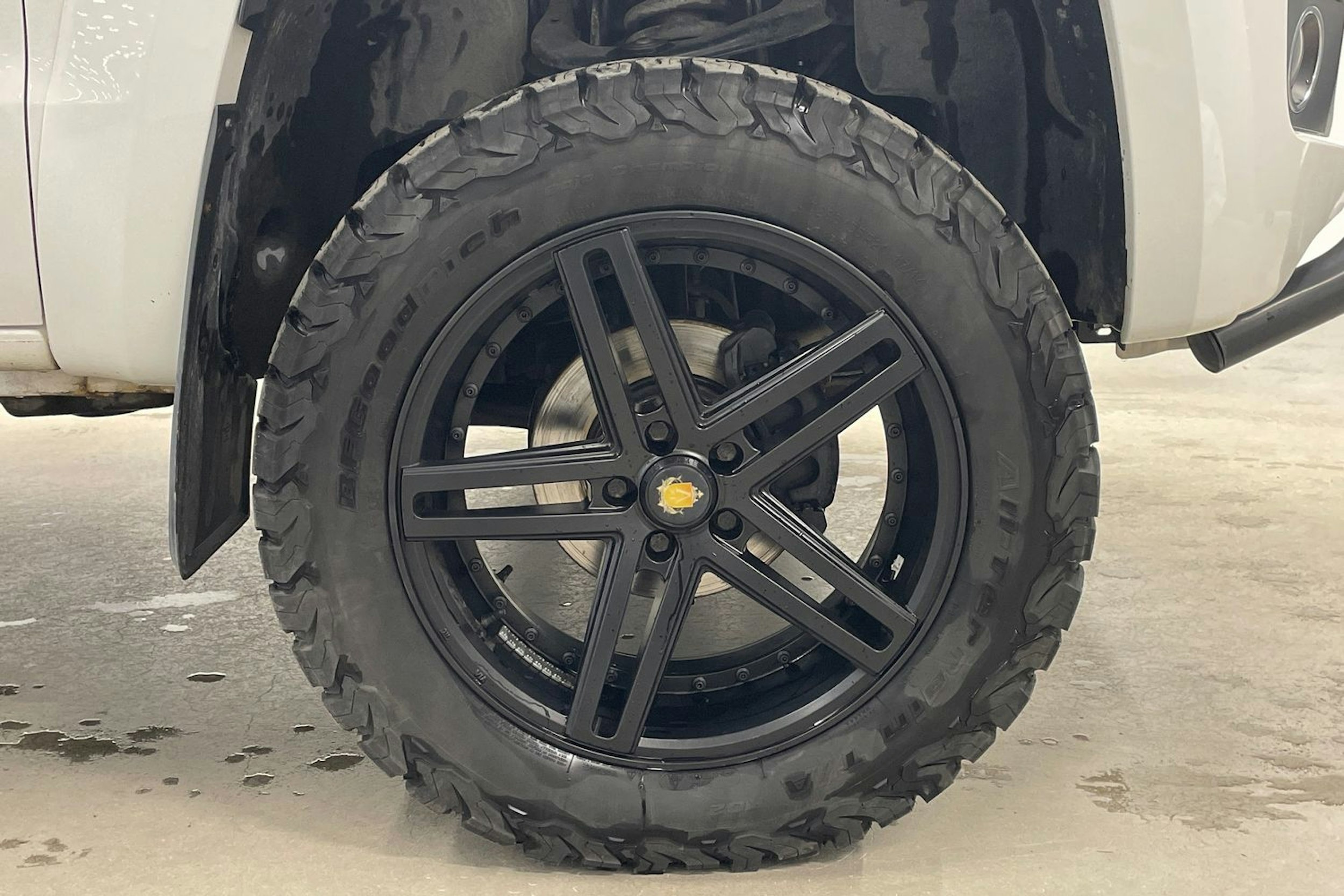 valkoinen Volkswagen Amarok 2012 kuva 14.