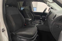 valkoinen Volkswagen Amarok 2012 kuva 22.