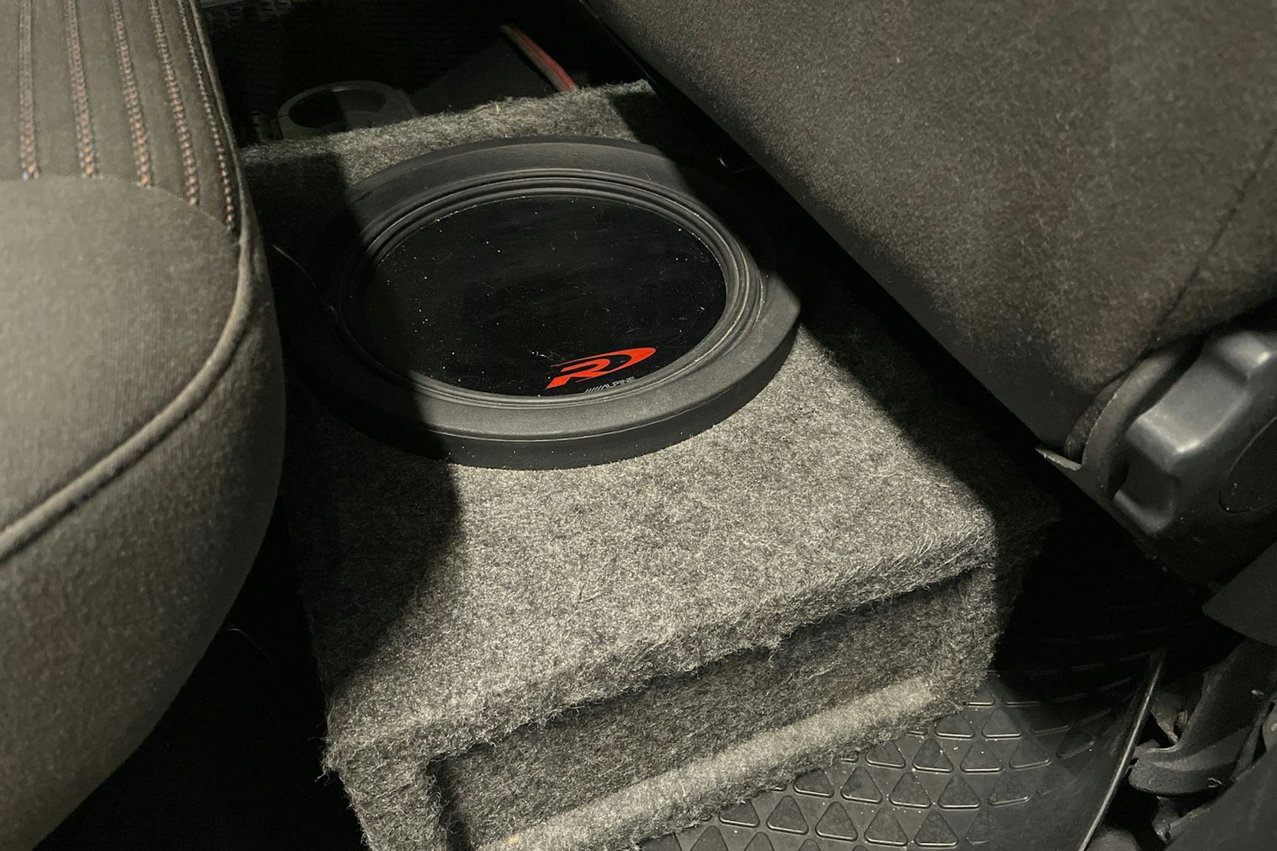 valkoinen Volkswagen Amarok 2012 kuva 23.